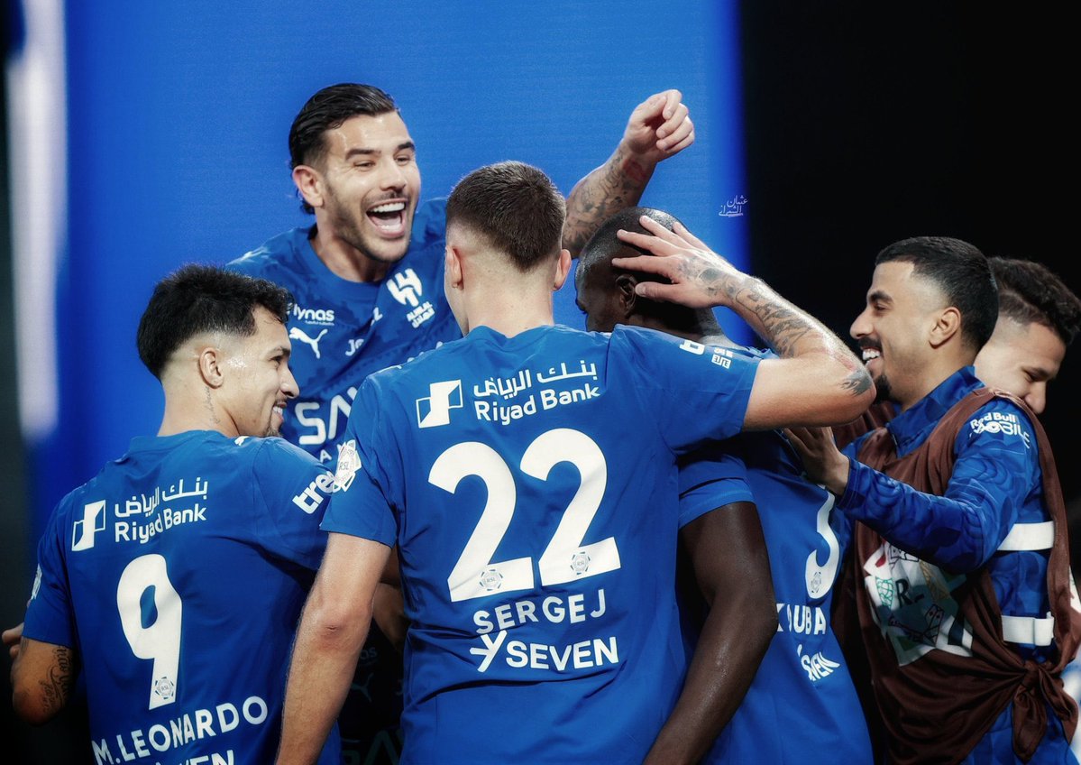 دُنياي أنتَّ .. و مُنى الفؤاد إذا تمنَّى 💙.