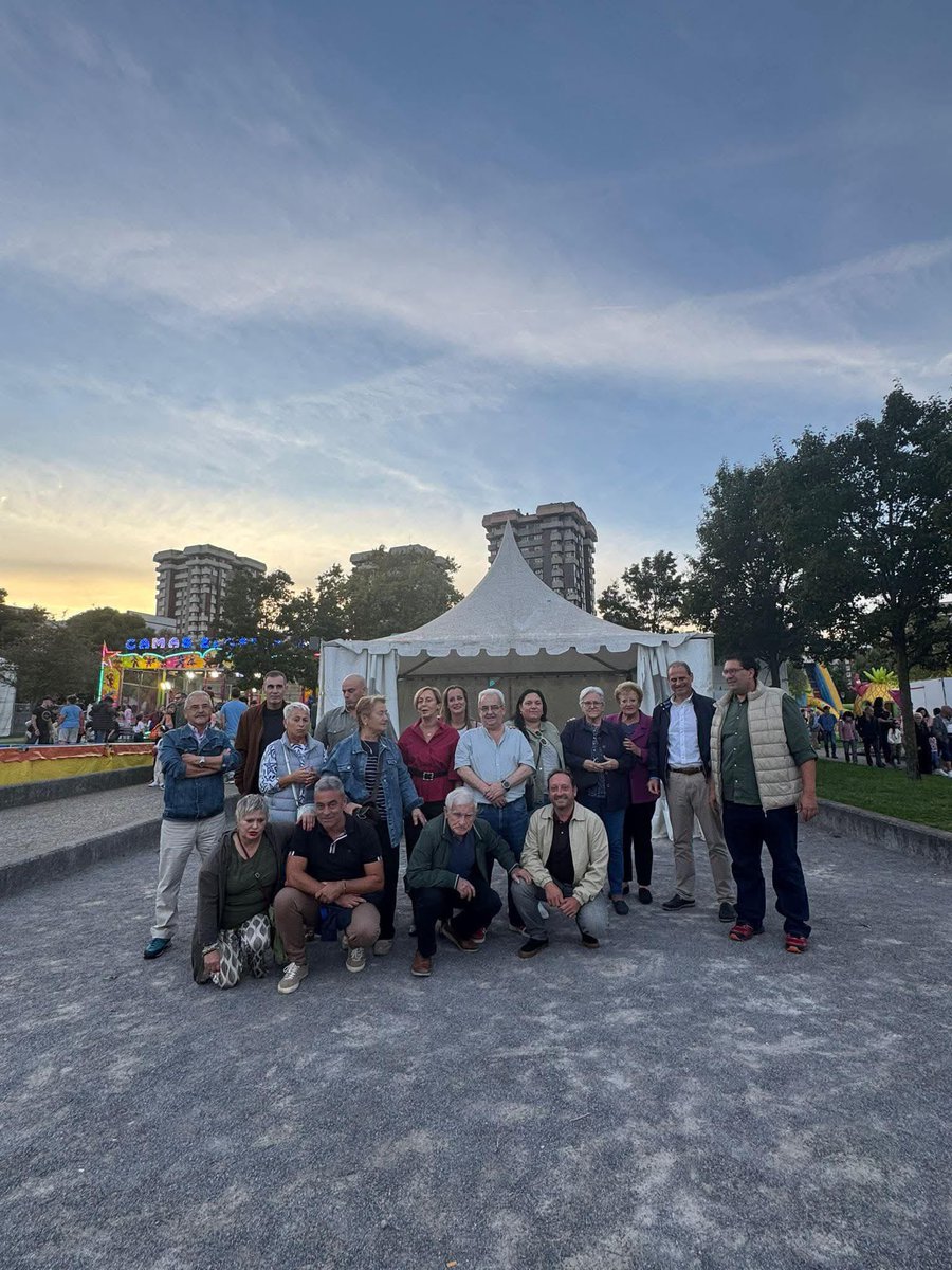 La fraternidad en los barrios es el corazón de una ciudad viva, fuerte y resiliente ❤️

Este fin de semana acompañamos a las y los vecinos del barrio de #Pumarín en la celebración de sus fiestas🫶🏻