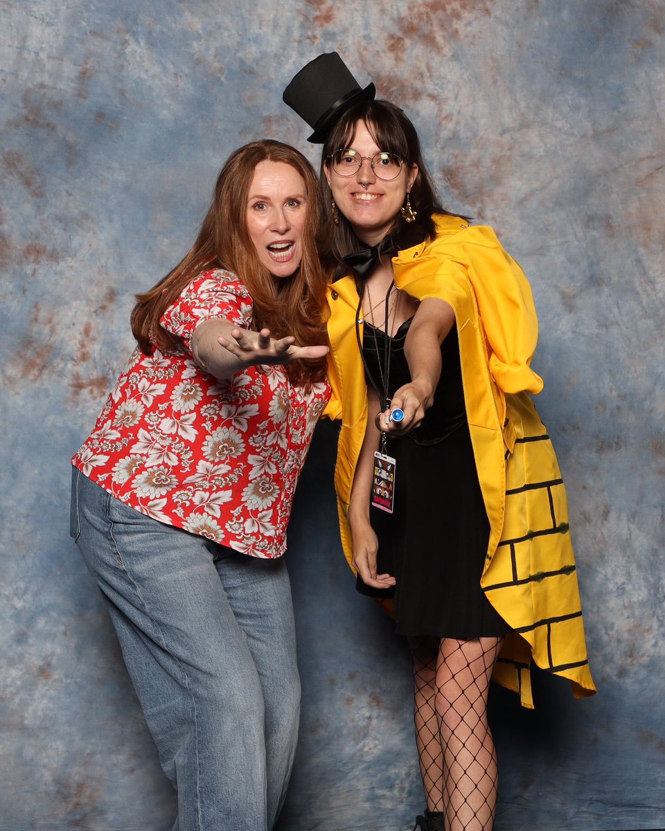 StarkidPotteryt's tweet photo. @fabledfool Did the pose with Catherine! https://t.co/zS19hQ1AOA
