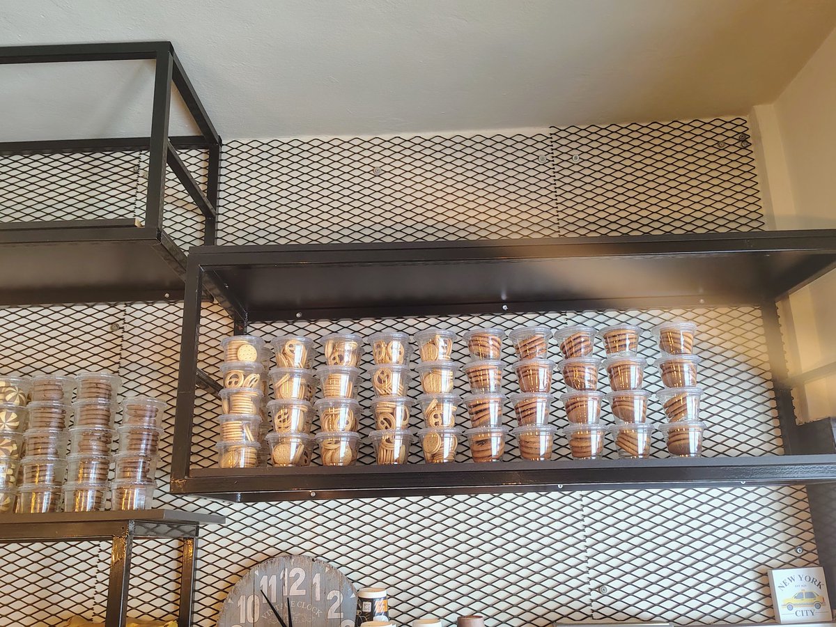 ntzoidos's tweet image. Έρχεται νέα εβδομάδα...γεμίσαμε φρέσκα μπισκότα για συνοδεία με τον μοναδικό μας καφέ!! #coffeecorner #moschato #coffeecornermoschato #snak #2109400573