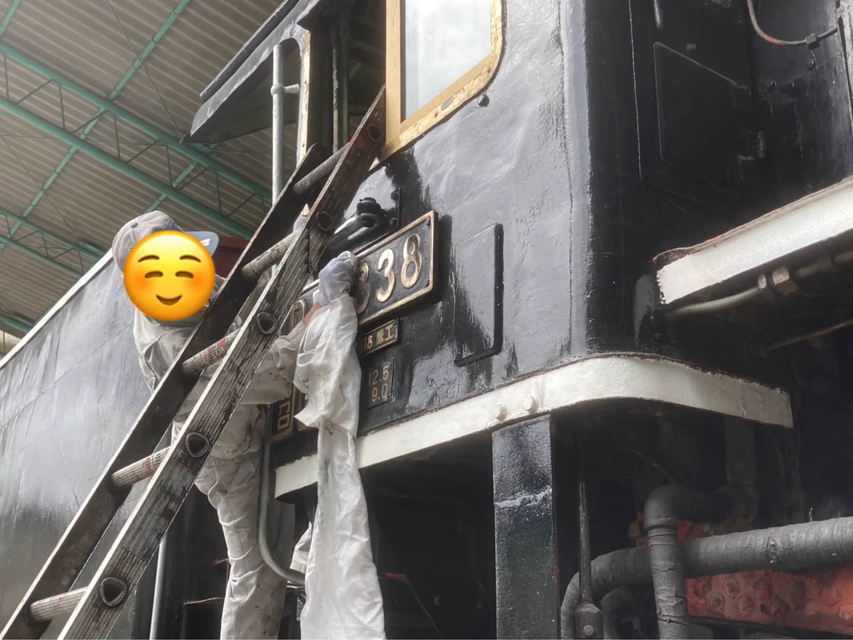 G19e6-EaYAAPPJy?format=webp&