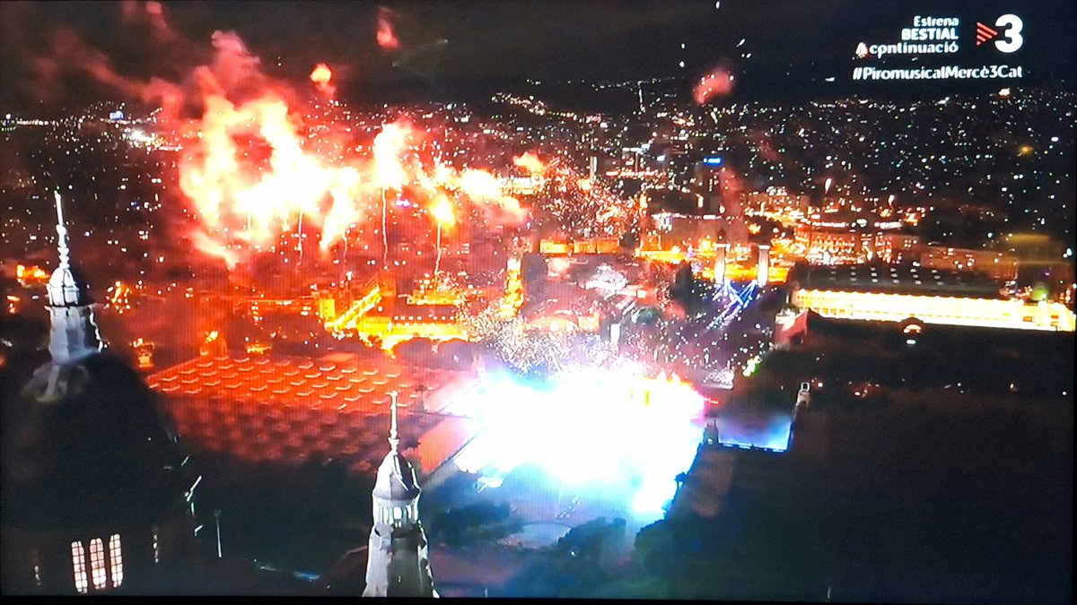 #PiromusicalMercè3cat d 25 cançons 6 en català. D q serveix tenir la Comissionada x la llengua a l'Ajuntament? #lamerce2025