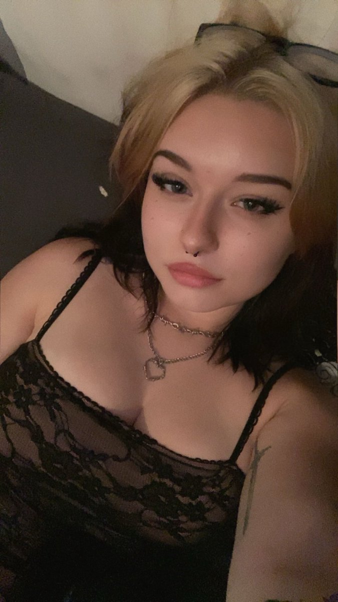 MilkyVicz's tweet photo. #moothunt | #Promotwt 
                       
✧˖°. 21 | She/Her | Mdni
ִֶָ☾  Bi | Alt gamer girl 
✧˖Rivals | Mc | Cod | Naruto | Bleach 
࣪ ִֶָ☾ Rock | Metal 
✧˖Slut for Horror 

↻+♡ to be moots! https://t.co/ijIXQvyD6W