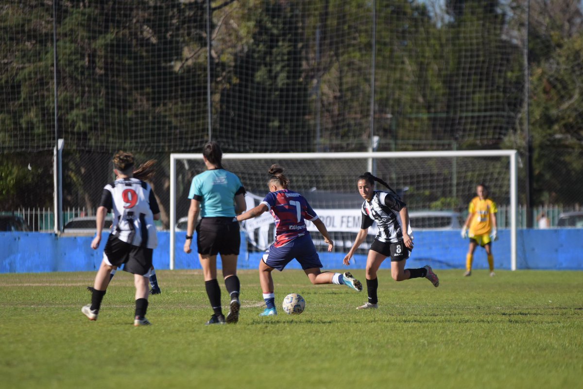 clubaunion's tweet photo. ¡UNIÓN A LA FINAL POR EL ASCENSO! 🏆
🇦🇹🇦🇹🇦🇹🇦🇹🇦🇹

Tras el empate 0 a 0 ante El Porvenir el equipo dirigido por Paulo Poccia se clasificó a la final 🆚 Lanús. 

ℹ️ El partido de ida será en Santa Fe y la vuelta se definirá en La Fortaleza

VAMOS LAS PIBAS 🔴⚪️ https://t.co/x1BYU9H5IW