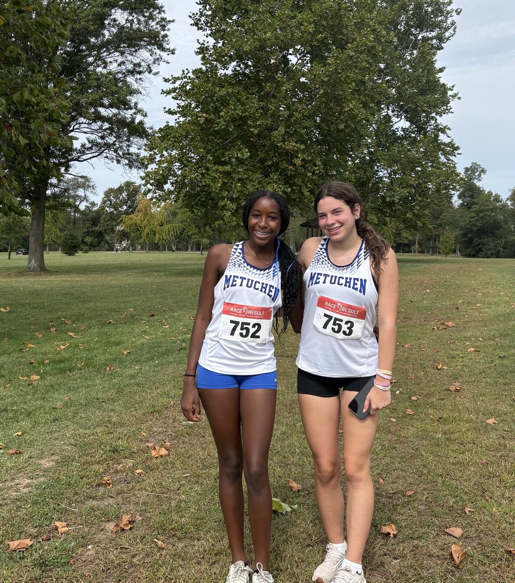 mhsxctf's tweet image. Good work by our two freshman: Isata Bah & Averie Mulryne both continued to grow at the Thompson Park Class Meet.
Great day overall by our XC girls that finished 5th overall in the merge.
Keep it going girls…we are just getting going!
