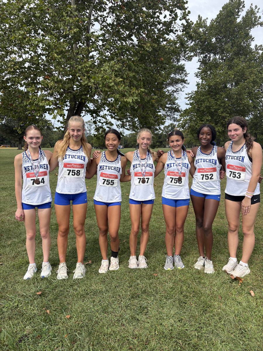 mhsxctf's tweet image. Good work by our two freshman: Isata Bah & Averie Mulryne both continued to grow at the Thompson Park Class Meet.
Great day overall by our XC girls that finished 5th overall in the merge.
Keep it going girls…we are just getting going!