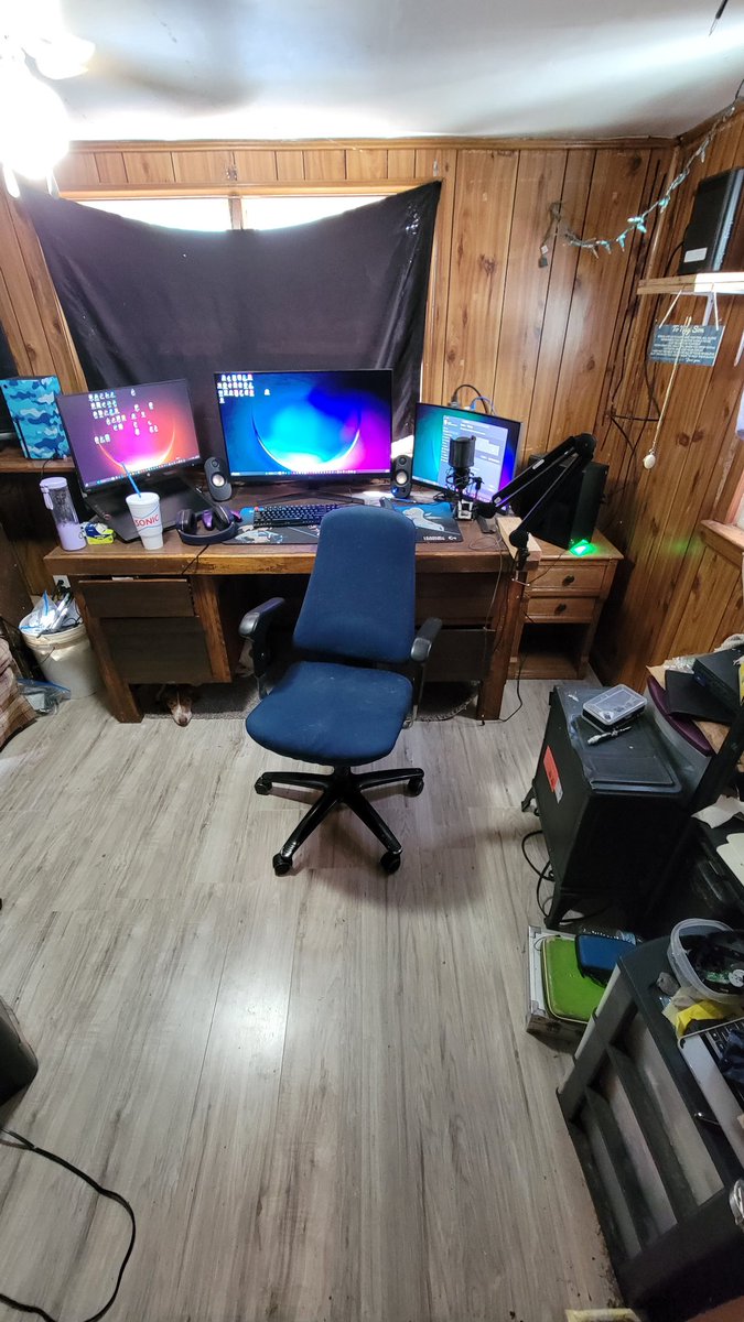 Customgm_vtuber's tweet photo. It's time to rearrange again for the 10th, maybe the 20th time, lol #stream #Vtuber #setup https://t.co/YRGo8pzJ1R