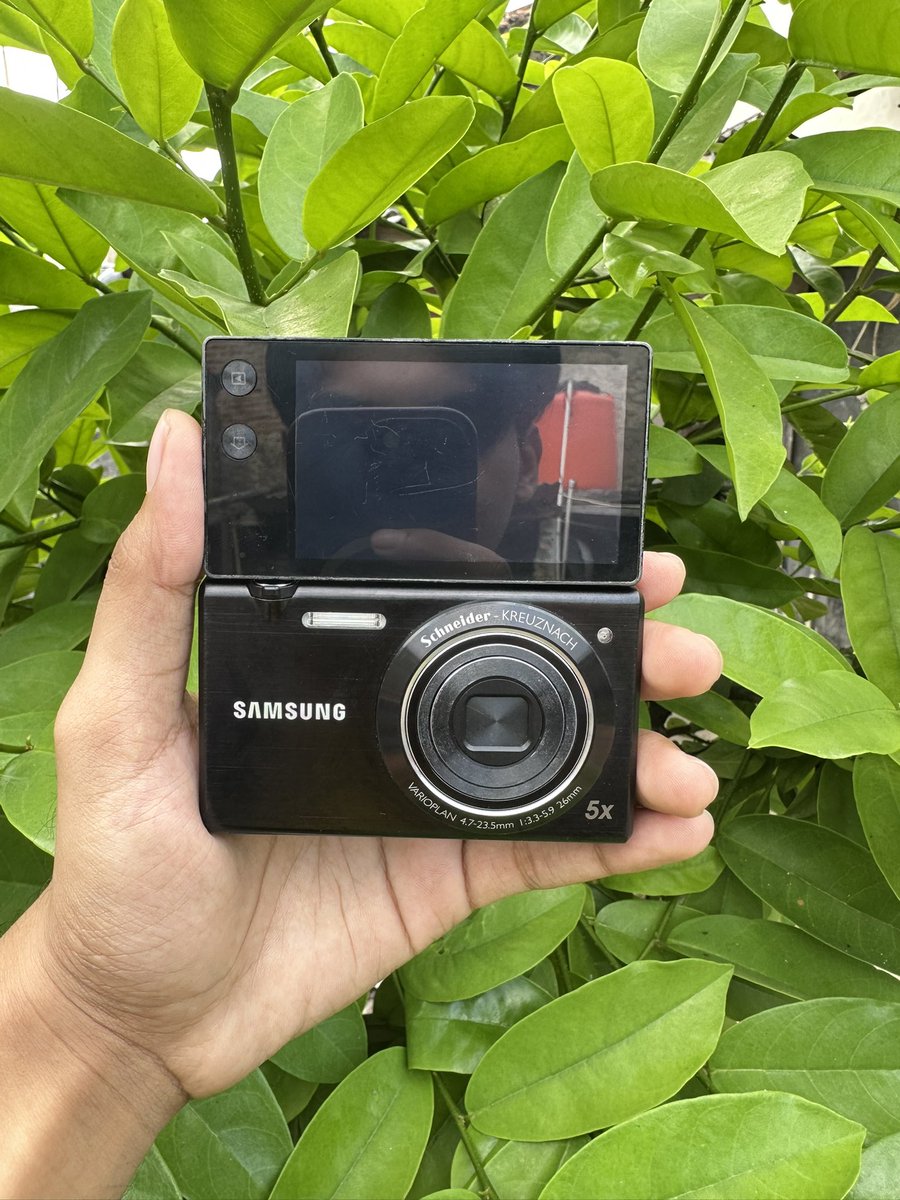dimashrmwan's tweet photo. -Samsung MV800f 📷

kondisi nominus ✅
fitur berfungsi semua✅
tombol tombol aman jaya✅

kelengkapan: 
kamera✅
batre ✅
memori 16gb✅
card reader✅
charger✅

harga? 2 juta
shopee ? bisa

#WTS #zonauang #zonajajan️️ #digicam https://t.co/Q34HT9uMsk