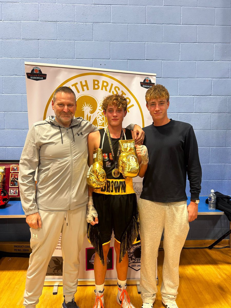 🥊 Congrats to <a href="/maidstoneunited/">Maidstone United</a> U16 player Mitchell Brown who won the Golden Gloves in Bristol this weekend!

The current English Champion wore Black &amp; Amber against top European talent on his way to victory. 

Proud moment with dad Jim (MUFC U16 Coach) &amp; bro Luca (ex-MUFC U18).