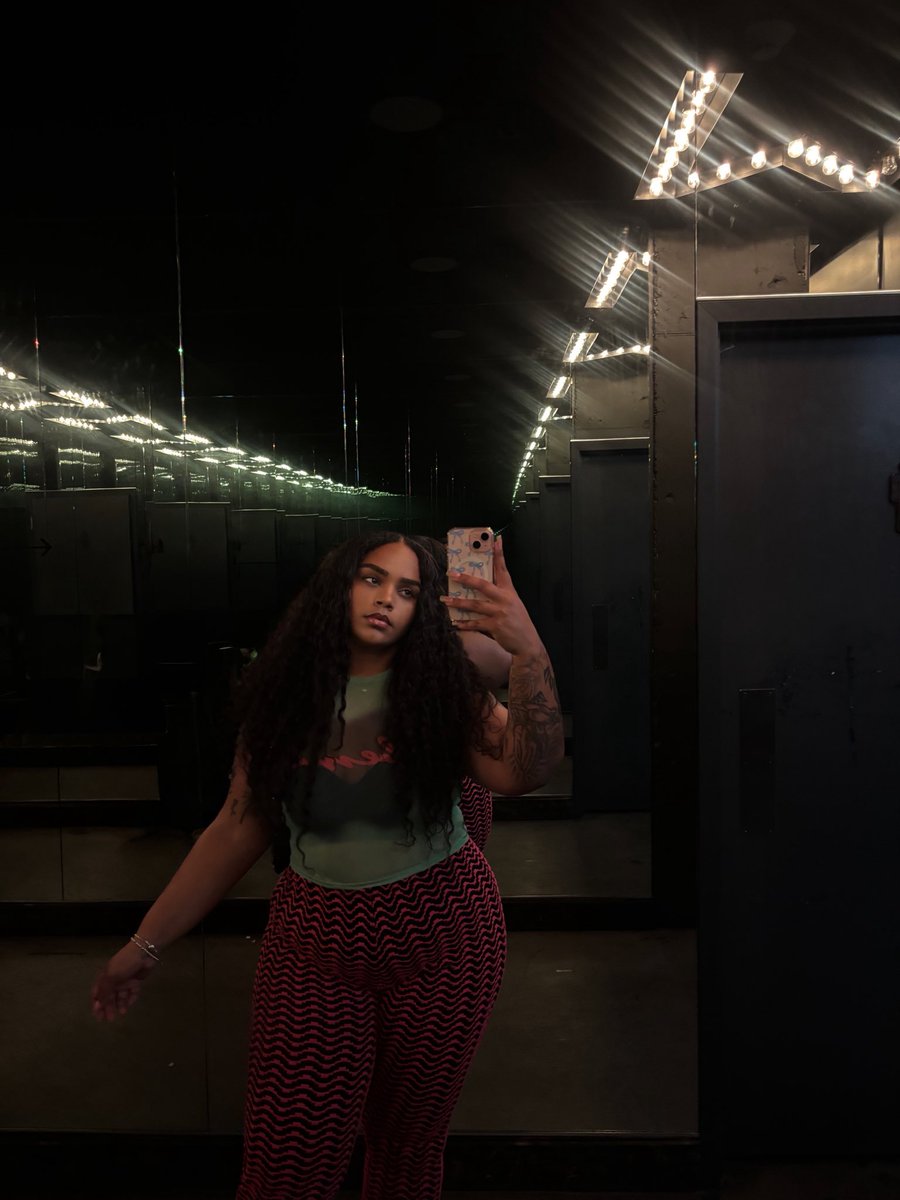 Lissak__'s tweet photo. It be me just lookin perfect, head to toe 💅🏽 https://t.co/sIQcrgPMhu