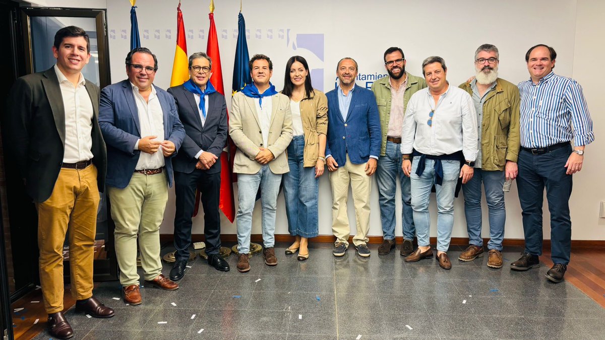 Gracias <a href="/jdelauz/">José de la Uz</a> por invitarnos al pregón de las fiestas del <a href="/Ayto_Las_Rozas/">Ayuntamiento de Las Rozas</a>.

Hoy comienzan unos días de convivencia entre vecinos que seguro se disfrutan con alegría y responsabilidad. 

¡Felices fiestas de San Miguel 2025!