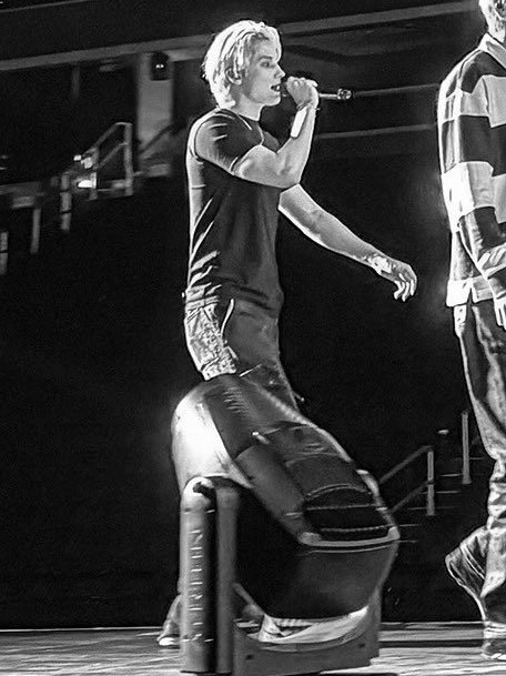 forehead + fitted black tee .. oh we are not ready