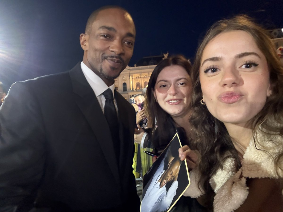 leonitaslayed's tweet photo. OHH YEAHH anthony mackie 😝😝 https://t.co/0MZfwqWZWh