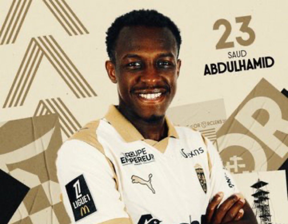 سعود مع روما مركون دكة 
سعود مع لانس مركون دكة 

وين مشروع الاحتراف بالموضوع وهو رهين دكة ؟
كيف يخترف ويطور مستواه وهو مايلعب ؟؟

مشروع الاحتراف كذبة اعيدوه الى منزله 💙