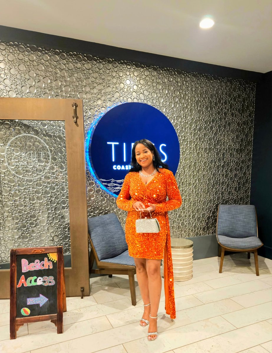 elvelynab's tweet photo. Virginia Beach Vibes ⛱️🧡☀️🌊 #beach #virginia #beachvibes #businessconference https://t.co/u31zBfP1cn