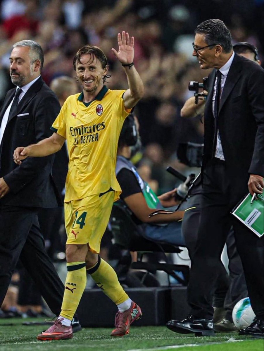 الله يحفظك من عيون الناس ❤️