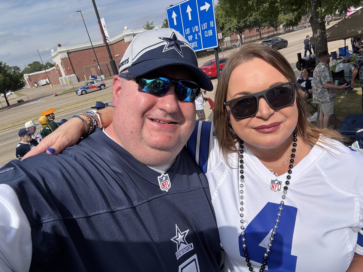 JRHollis274's tweet photo. #CowboysCave #CowboysNation. #Tailgatebaby. https://t.co/SLOicEc01u