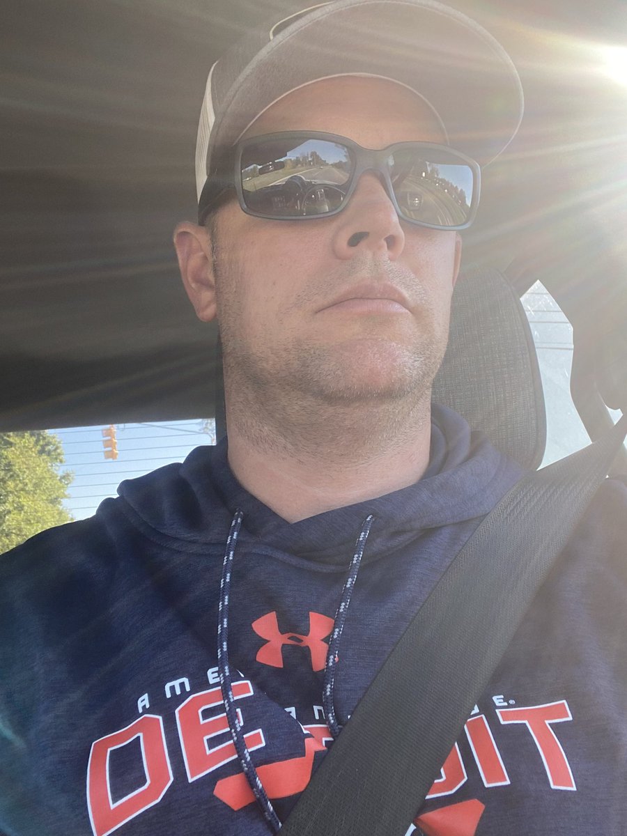 TurfSpartanLord's tweet image. Still reppin’ the D. Need a couple runs to finish this season and look forward to next week! Sunny and 80F plus a Lions win! #lifeisgood 
@Lions 🤝 @tigers 
#AlmostOctober 
#ReptheD
