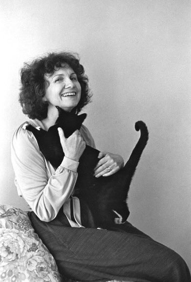 1. Among my favourite works by Alice Munro is the 1986 story “Lichen”, found in the volume “The Progress of Love”.
archives.newyorker.com/newyorker/1985…