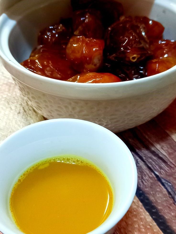 #عالم_يشبهك
لا أحد يشبه أحداً حتى في الإحساس فهناك من يسلم باليد وهناك من يسلم بالروح