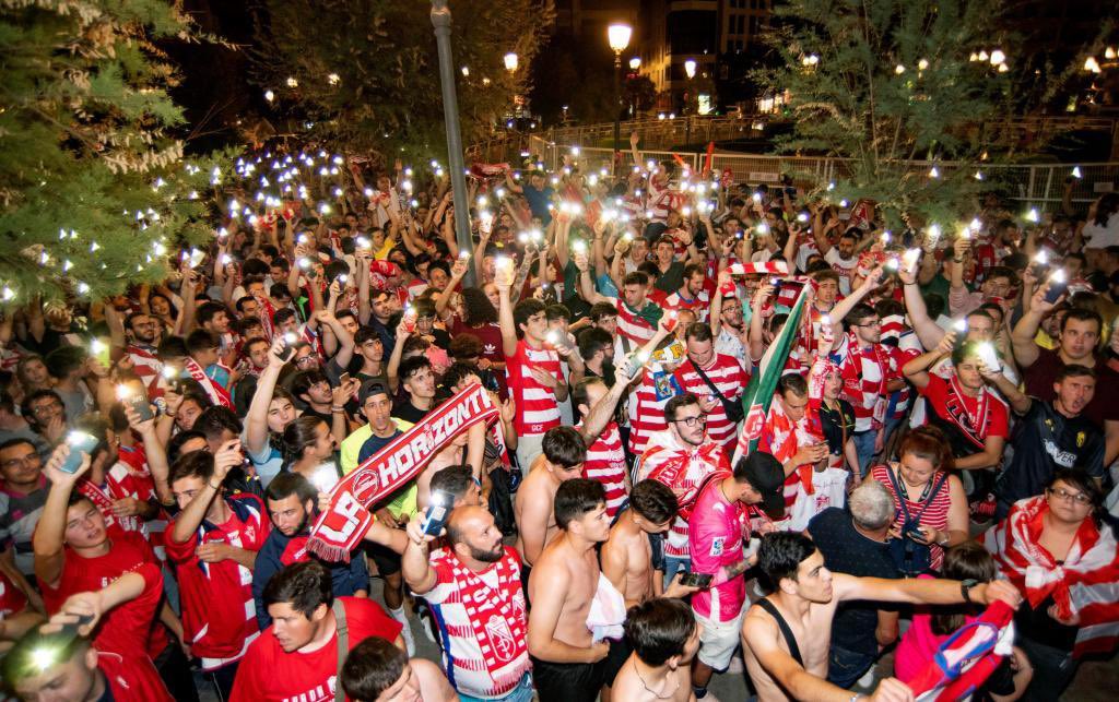 abarranco5001's tweet photo. Este año hay que celebrar cada punto.
Hay que disfrutar las victorias y si son fuera mucho más.

Enhorabuena a todos.

Por fin llegó la primera…

Quedan 45!!

Viva el Granada Club de Fútbol. https://t.co/LeGuqWChpe