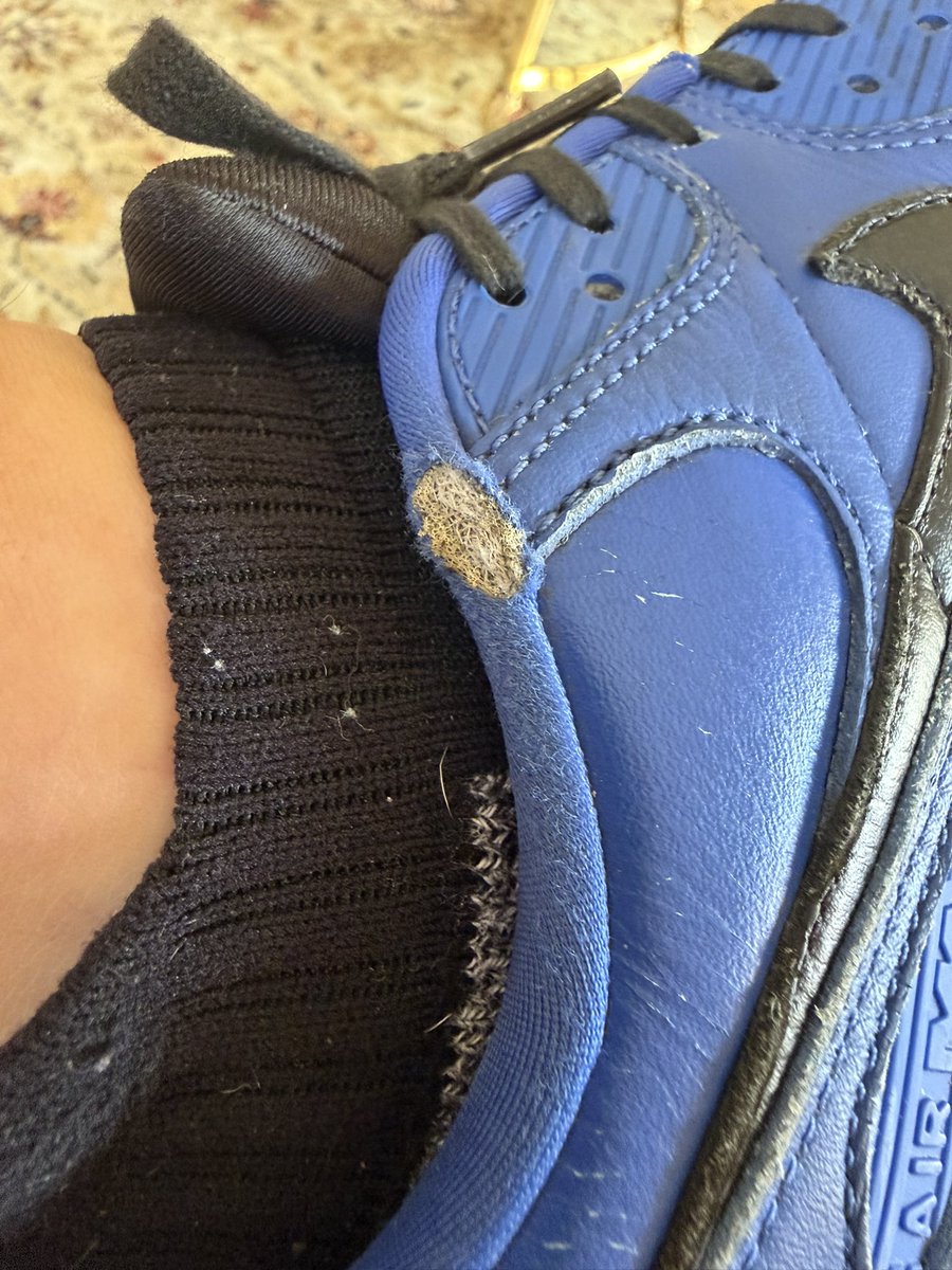 nickystang's tweet photo. @Nike @nikestore , very disappointed with two different pairs of custom nike sneakers falling apart in the same spot https://t.co/7Ra6wGmFXY