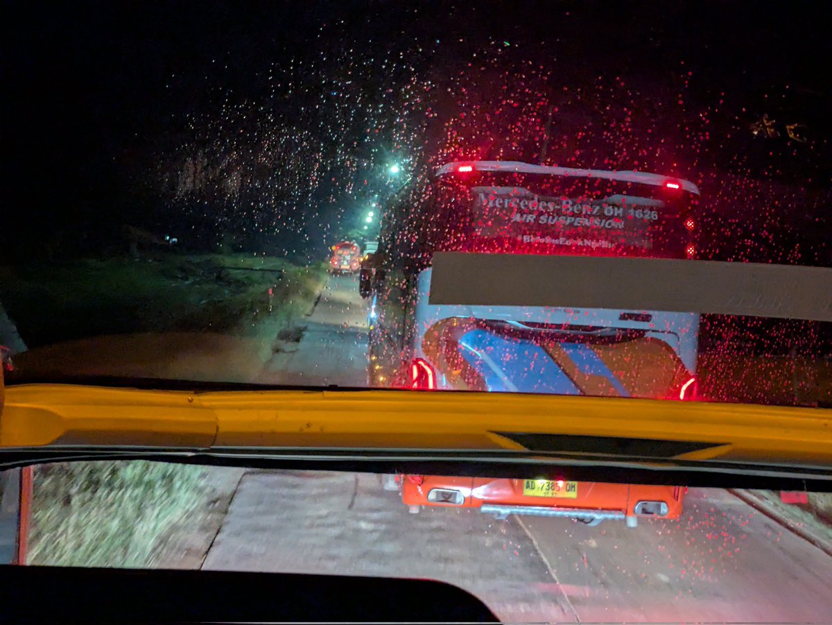 BudiOfficial's tweet photo. 00.28 Rosin subang
00.55 start rosin subang
01.15 antre solar KM102
03.18 finish kalideres

Rest area 229 kehabisan solar, jadi rosin pada nyolar di km102 https://t.co/xRGnaffUaN