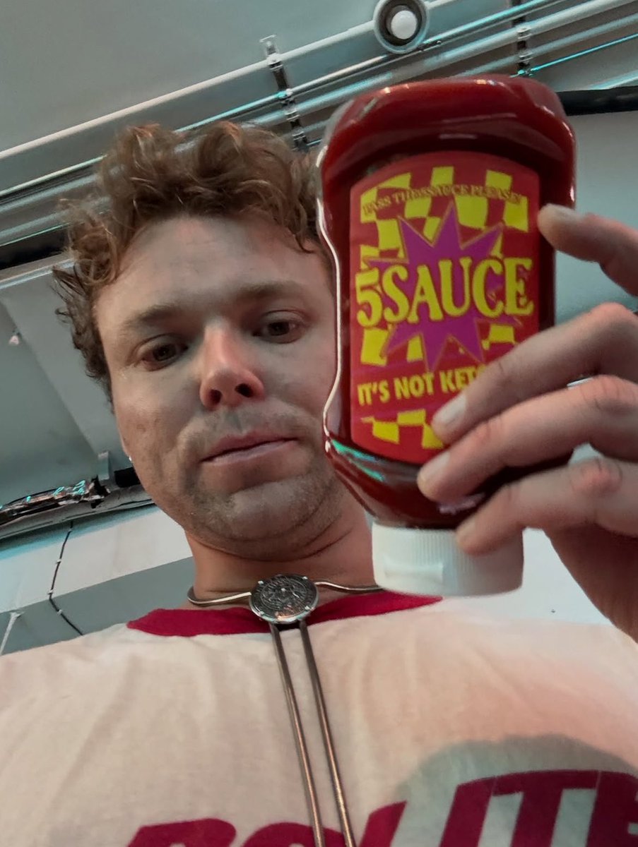 5SOS UPDATES tweet media