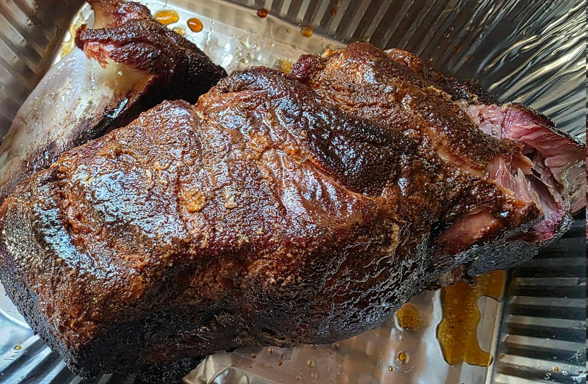 Johnston985's tweet photo. Pulled pork is ready, and extremely tasty. #RJsRoadsideBBQ https://t.co/Pwl9baq0Xu