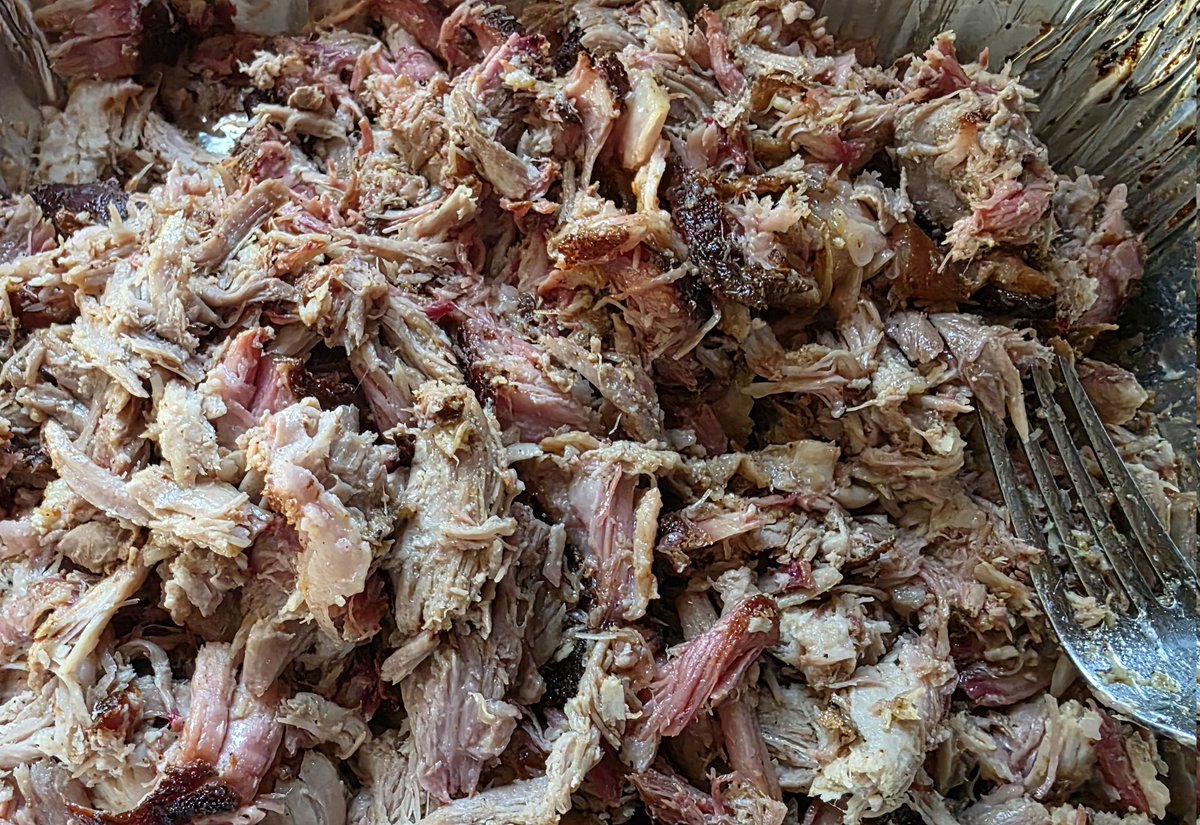 Johnston985's tweet photo. Pulled pork is ready, and extremely tasty. #RJsRoadsideBBQ https://t.co/Pwl9baq0Xu