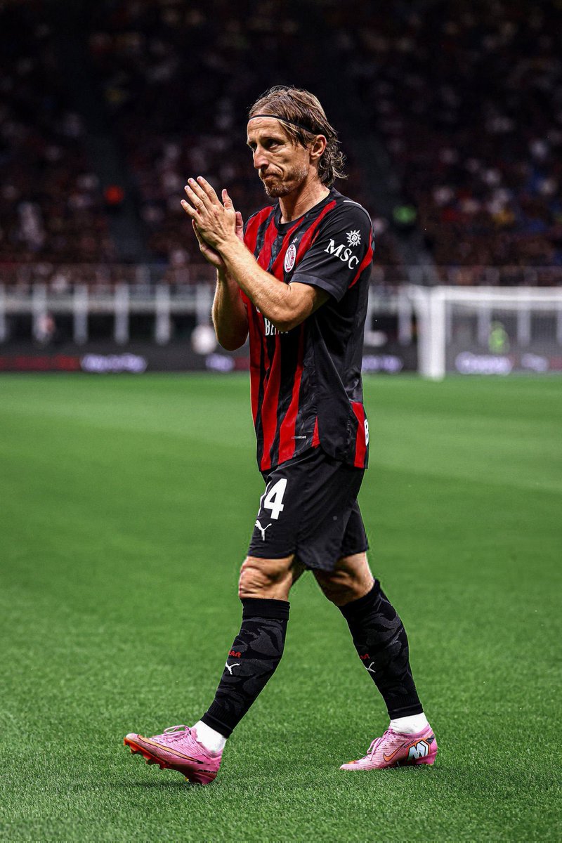 Milanesta7's tweet photo. خلص الكلام يا امير https://t.co/qGT2NAuvlk