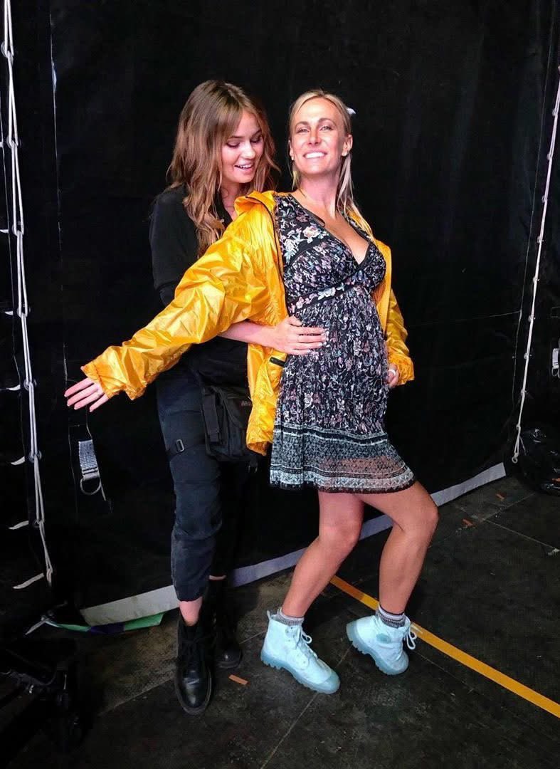 joshsdude's tweet photo. The day we get pics like this but this time Debby pregnant i’m gonna lose it https://t.co/WUcRfs7ipO
