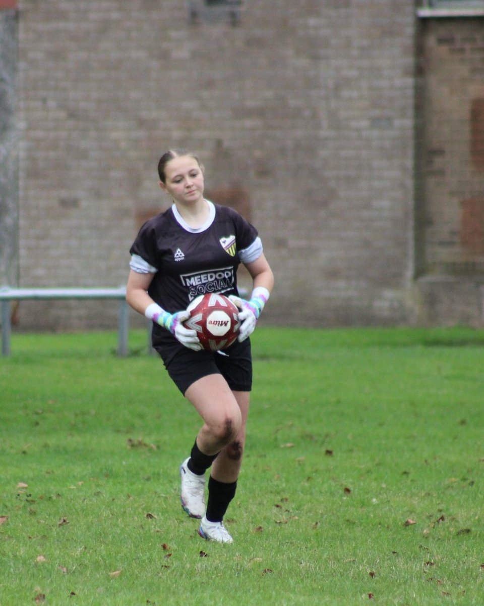 Everyone at Rovers would like to congratulate Emma from our Under 16 girls on securing another year with @ ETC for 2025-26.

Well done, Emma! 🙌

#SHRFC