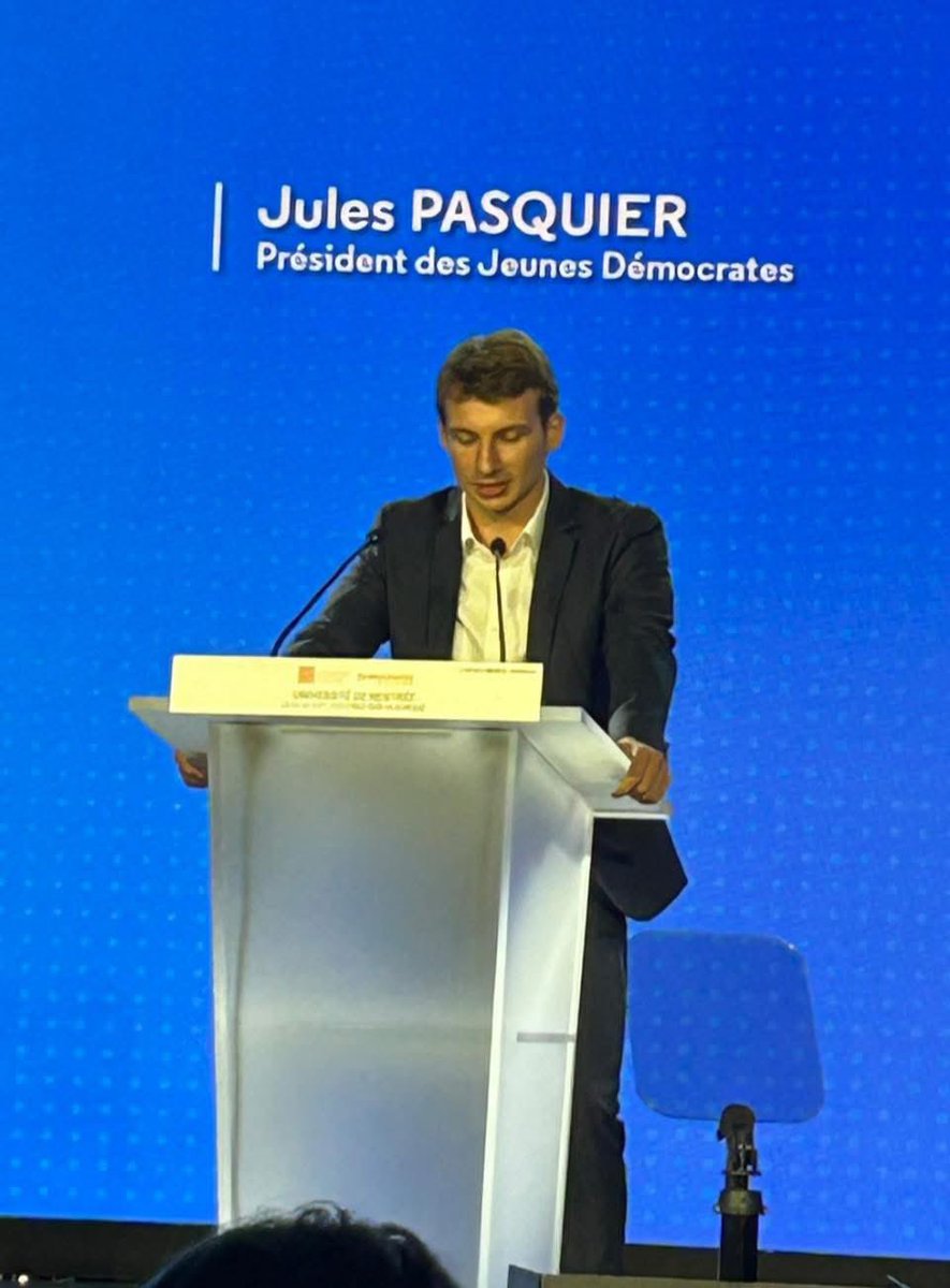 VoillardC's tweet image. ✨ Dernier jour des #UniversitésdÉté du #MoDem !
Des villages dynamiques, l’énergie de @JulesPasquierJD et les discours inspirants de @MaudGatel, @MFesneau et @bayrou.
Un beau moment de partage et de perspectives pour notre mouvement 🤝🌿