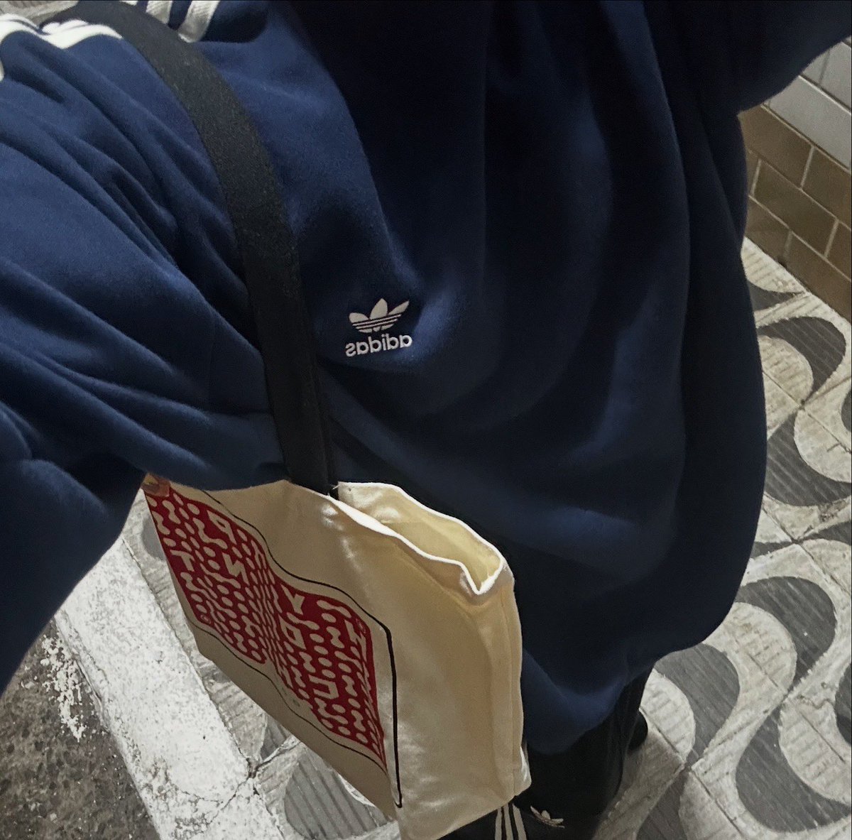 Meioru's tweet photo. A diferença dos fits usados pra comer frango frito https://t.co/tMgHWBNIs5