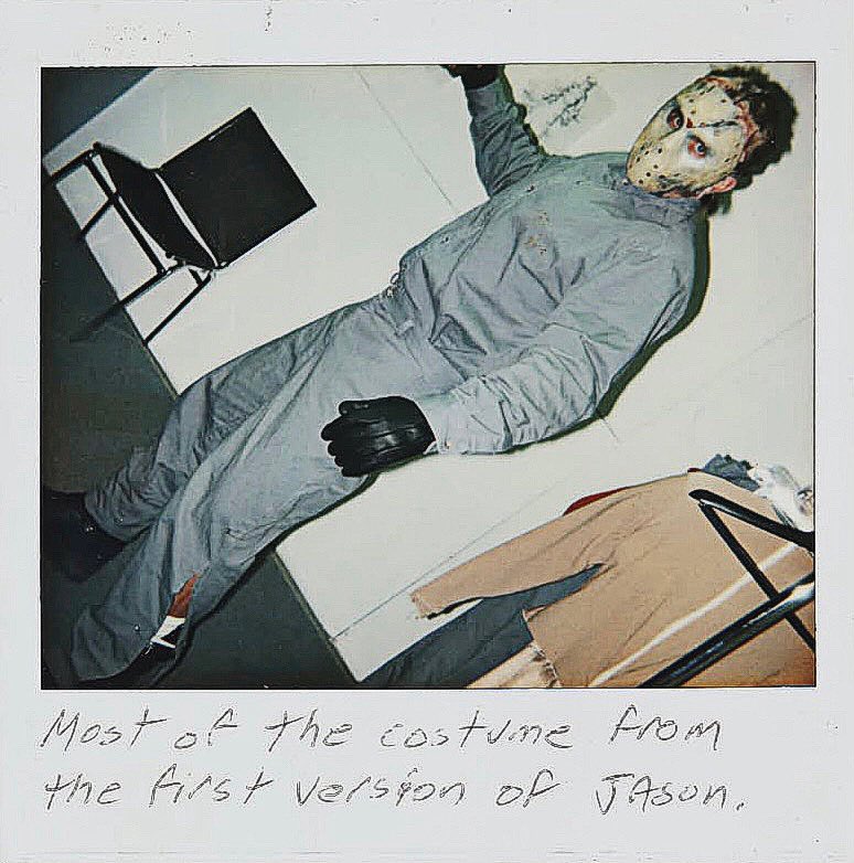 F13ARCHIVIST's tweet image. #BehindtheScenes wardrobe continuity polaroids from the production of #JasonX (CIRCA 2000) 

Credit: Mario Kirner/fridaythe13thpropsmuseum (Instagram)
#FridayThe13th #JasonVoorhees #sifi #HorrorCommunity