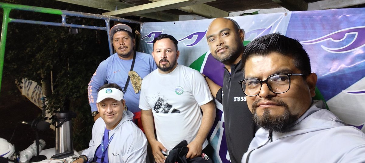 HannoFalcon's tweet photo. @FOXImpactoNFL Felicidades a HUVSTORETV Por su segundo aniversario grupo de padres transmitiendo partidos de Halcones de la Universidad Veracruzana en @ComunidadOnefa saludos a todos https://t.co/mpMvM9yqsb