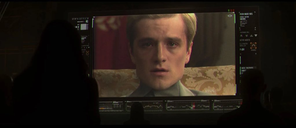 thngergames's tweet photo. meu império romano é o fato de que francis lawrence manteve a jennifer lawrence e josh hutcherson separados por meses para deixar a atuação ainda mais real quando katniss via o peeta sequestrado pela capital https://t.co/ZO8FyNy9bL