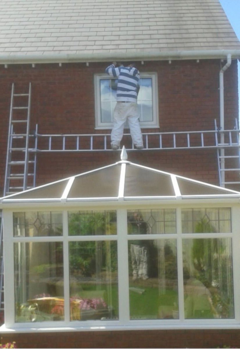 DecoratorsU's tweet image. The things we do for money 💰

P.S. Don't do this.

#Decorator #ladders #Dontdothis