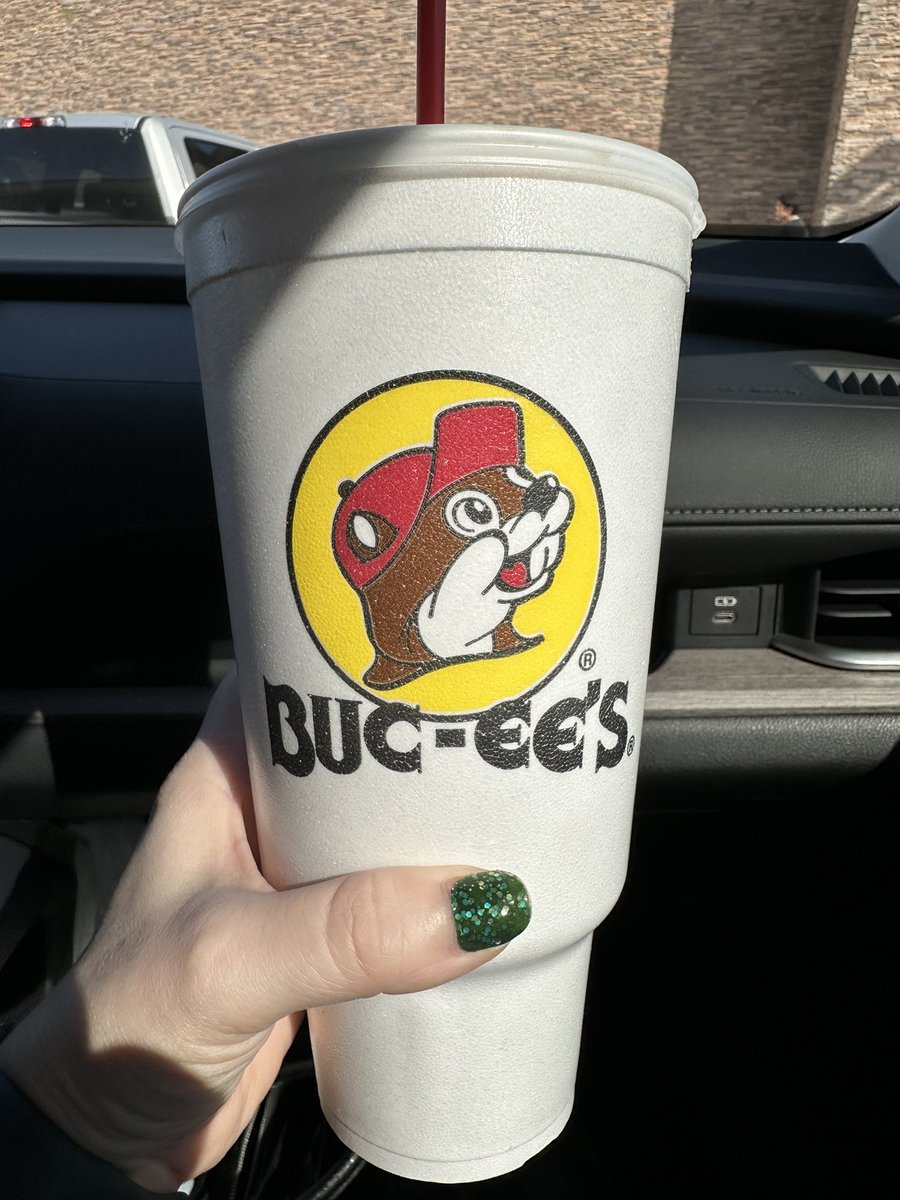 xray_chick19's tweet photo. I finally found an issue with @BuceesUSA. They refused to gimme a plain sliced brisket sandwich like I normally bought (no bbq) stating they’d changed their policy recently about customization (which is ridiculous bc what about those who are allergic to bbq sauce?). 👎🏻🤬
#NotCool https://t.co/smUdYcWSTA