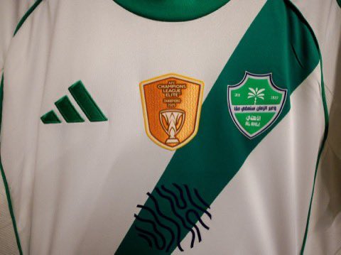 سيّد آسيا يعود اليوم من جديد بالتوفيق يارب 💚💚💚 💚 فالنا الفوز يارب 💚🙏
#الاهلي_الدحيل