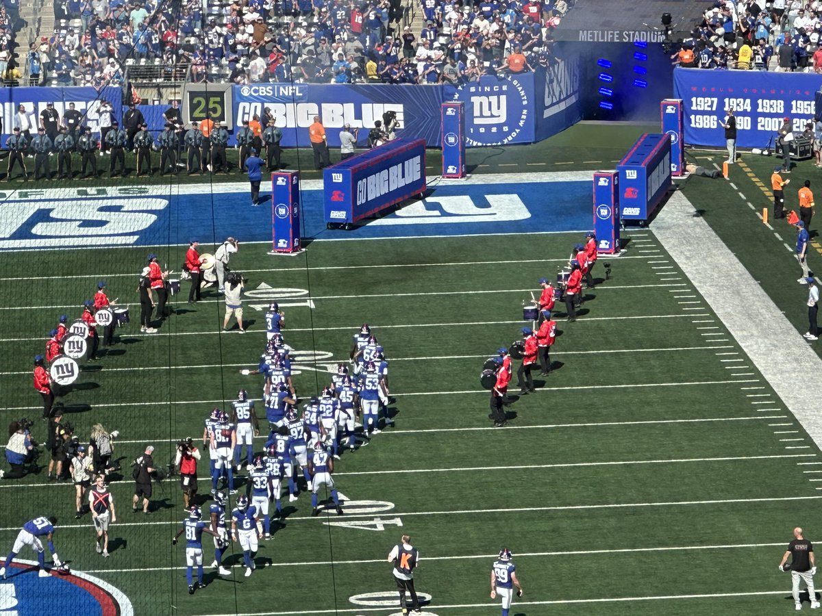 CariSports's tweet photo. I mean if there’s brief life back in this account I suppose this needs to be the post. Welcome to the NFL, Jaxson Dart. #NYG https://t.co/u9nEZLY3xn