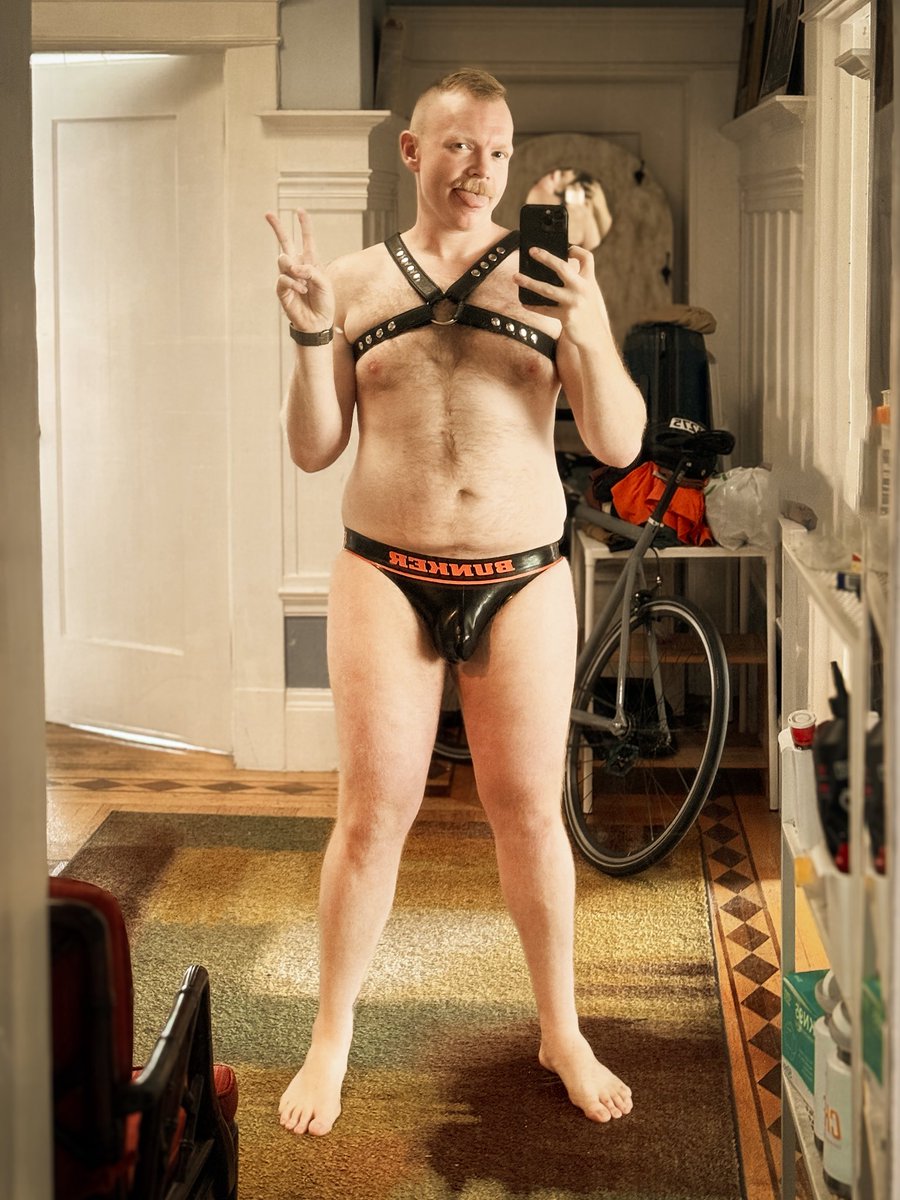 Folsom 2025 fit check 😈💦🖤sporting some <a href="/jiraiyajpn/">児雷也 JIRAIYA</a>/<a href="/nippondanjijp/">日本男児 NIPPONDANJI</a> and <a href="/bunkergearlatex/">Bunker Gear</a> and feeling cute AF 🥰