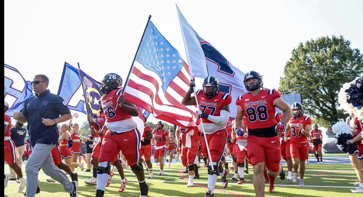 RogerHoward22's tweet photo. Nothing like GAMETIME @CatawbaFootball .. BIG W #4 🏈💪 https://t.co/k0BmkRC6cq