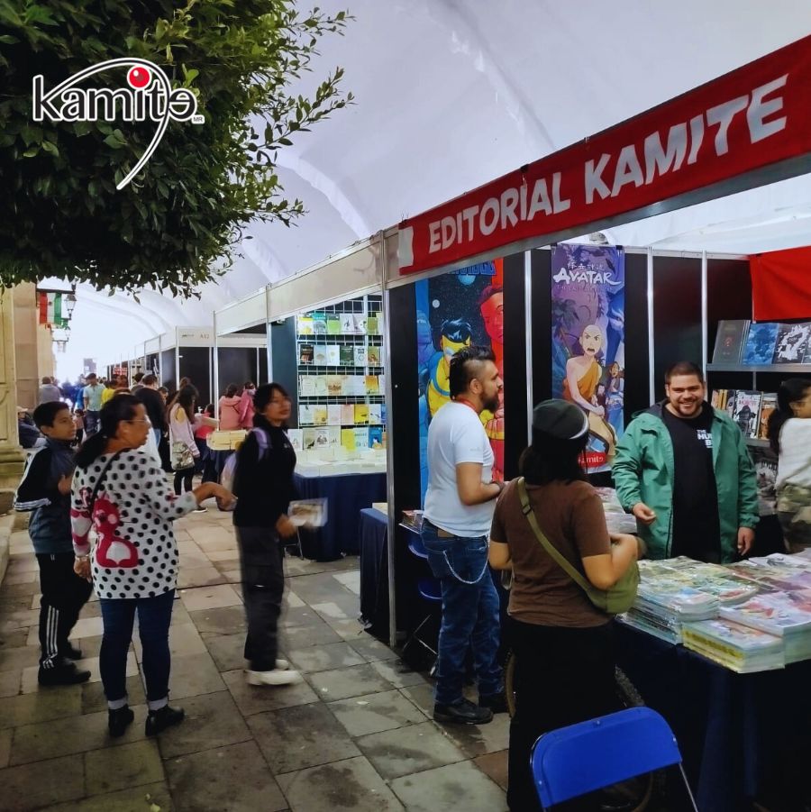 kamite_manga's tweet photo. ¡El #Kamitour sigue con todo en la #FILLM de Morelia! 😎✨
📍 Nos encontramos en la Plaza de Armas esperándolos con los brazos abiertos y un montón de #kamitítulos listos para irse a casa con ustedes. 🛍️😁
¡Vengan a visitarnos y descubran nuevas historias! 📖💖 https://t.co/IGQKhmfyEv