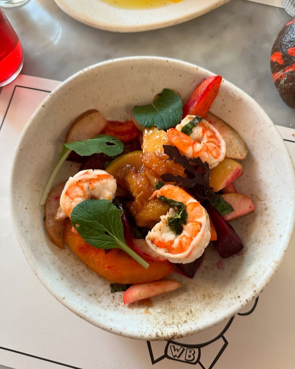 CharlsieSoo5's tweet photo. Fresh, vibrant, and bursting with flavor – a perfect harmony of shrimp, greens, and colorful fruits 🍤🥗✨
#LunchBreak #fresh https://t.co/2vF8zF5ayN