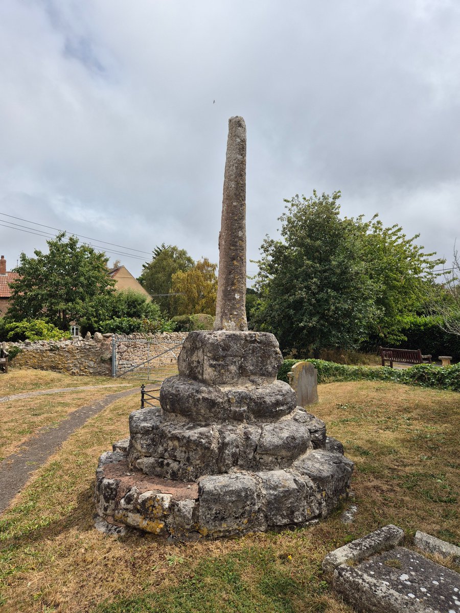 TheHistoryMouse's tweet photo. One for #StandingCrossSunday #StMartinFiddington #Somerset

Listed in its own right this cross (probably) dates to C14, and is contemporaneous with much of the fabric of the current church. Three stage calvary, socket stone and shaft. Cross lost in the normal way #StandingCross https://t.co/XOAoTZXRwE