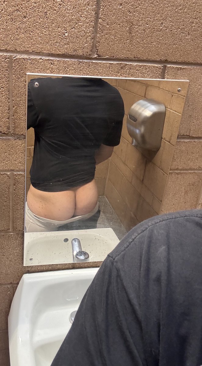 BiAzLocal's tweet photo. if you in the chandler/gilbert area come to tumbleweed park and eat me up 😝 
#gayaz https://t.co/aFIBWWVMMm