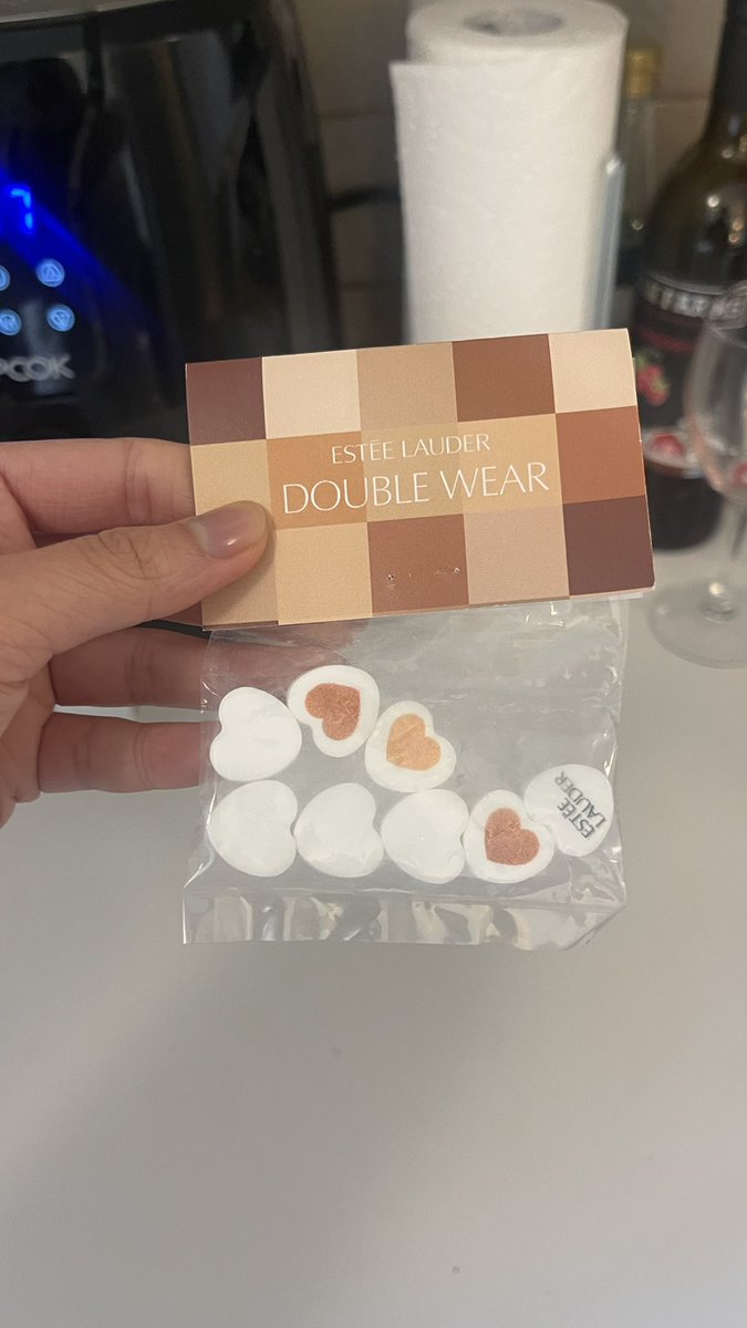 I’m faded off a Estée Lauder double wear fuckkkkkk