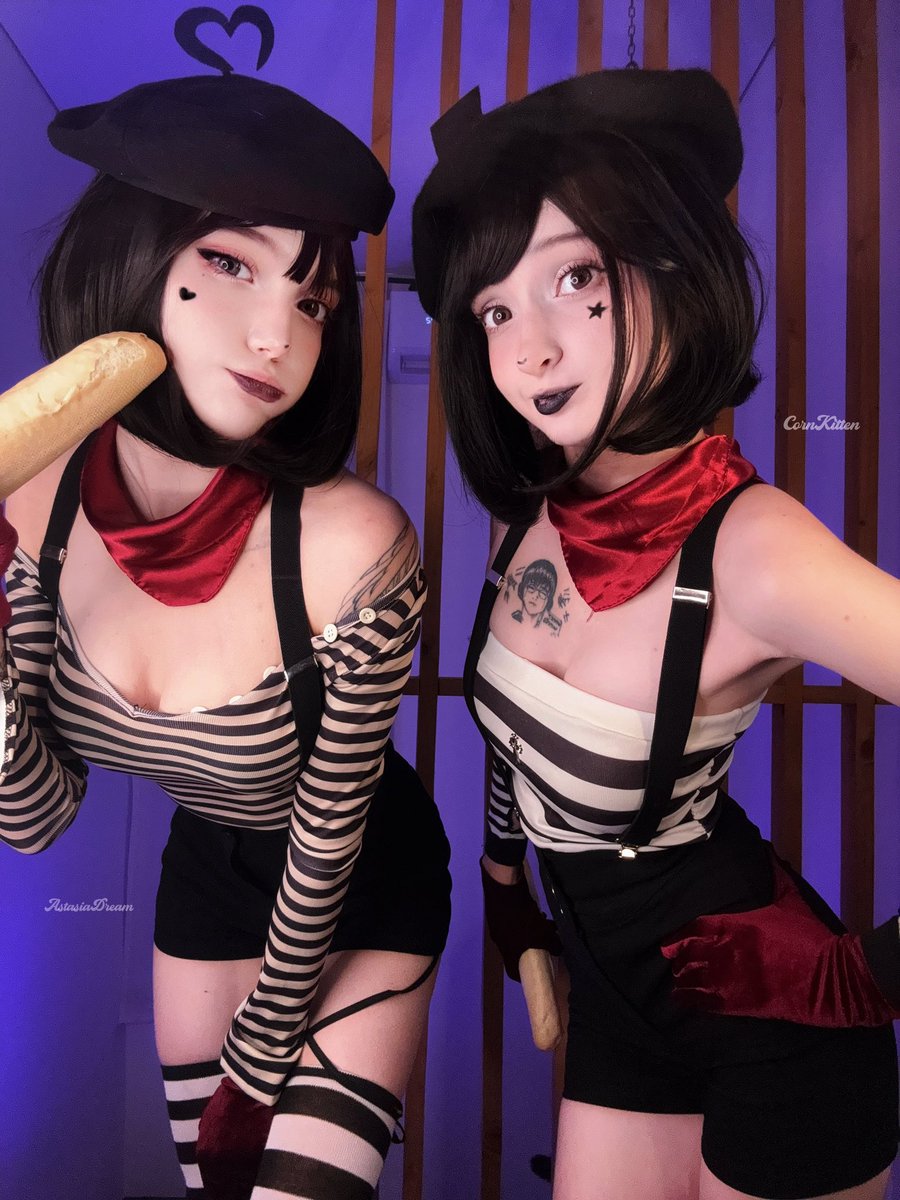 Saksikan penampilan baju merah yang menjadi fenomena di internet